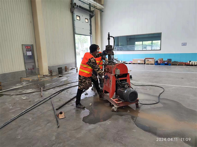 长宁厂房地面下沉塌陷注浆加固施工